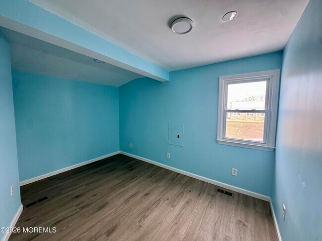 Building Photo - 20 Bray Ave