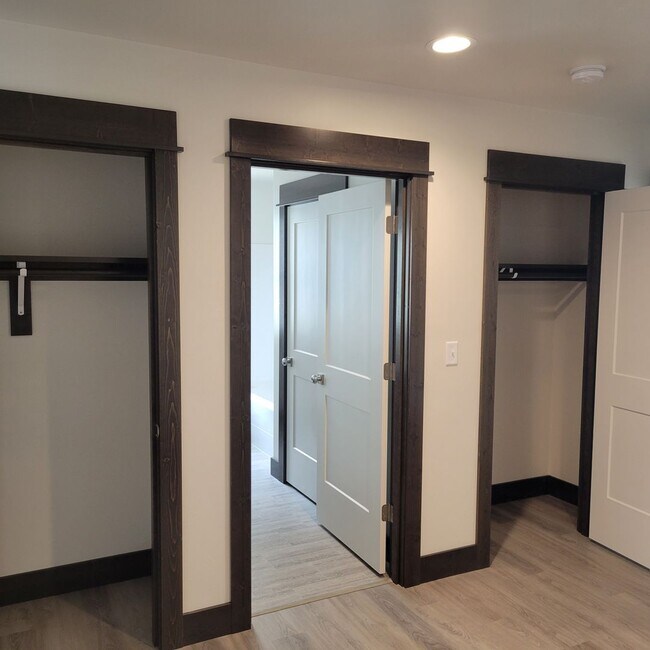 Building Photo - Brand New 3 Bed 2.5 Bath with double attac...