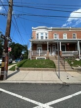 Building Photo - 5527 Ridge Ave