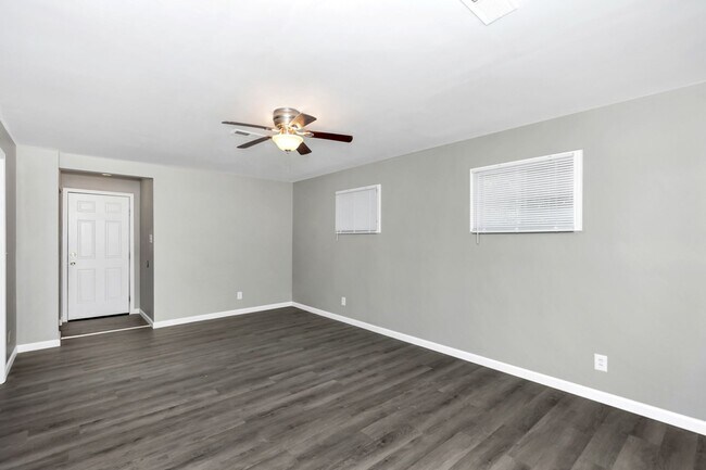 Foto del edificio - 1707 Buena Vista Cir SE