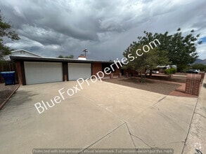 Building Photo - 3523 N Stewart Ave