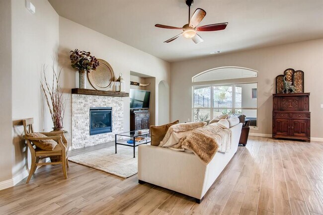 Building Photo - 303 Highland Village Cove