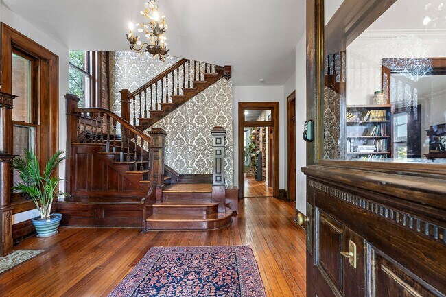 Building Photo - Historic, Breathtaking Victorian on idylli...