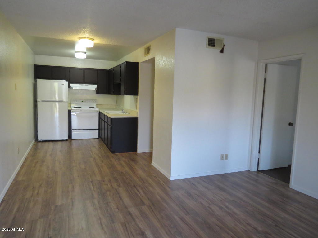 Primary Photo - 1244 E Vogel Ave
