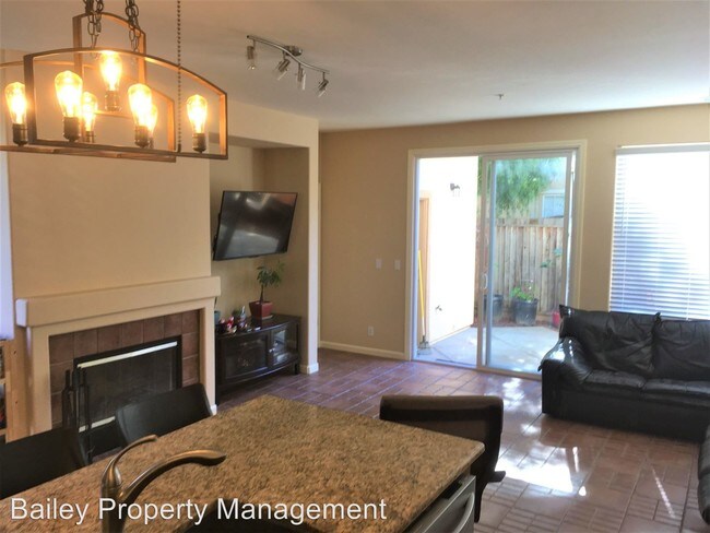 Building Photo - 4 br, 2.5 bath House - 34 La Jolla