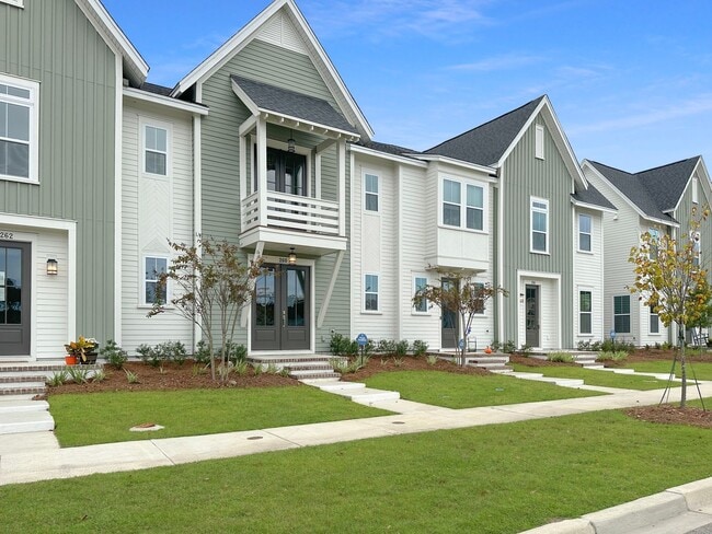 Building Photo - Luxury Townhome with Balcony in Midtown Ne...
