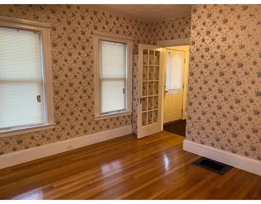 Building Photo - 31 Tufts St