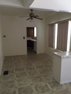 Foto del edificio - 1118 W Park St