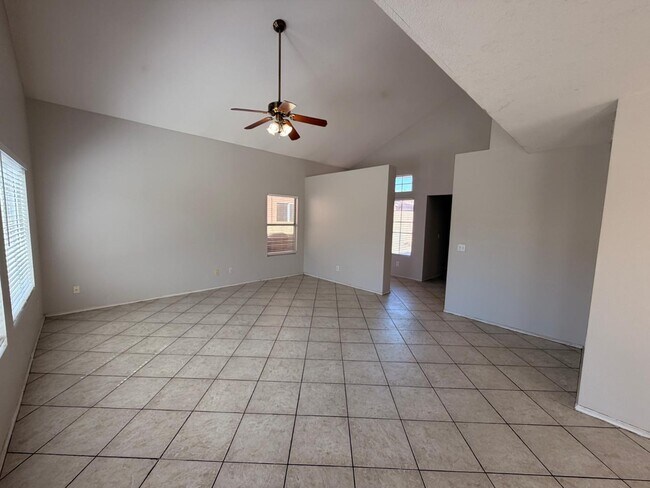 Foto del edificio - 7611 W Cinnabar Ave