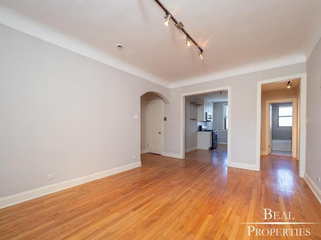 Building Photo - 1 bedroom in CHICAGO IL 60647