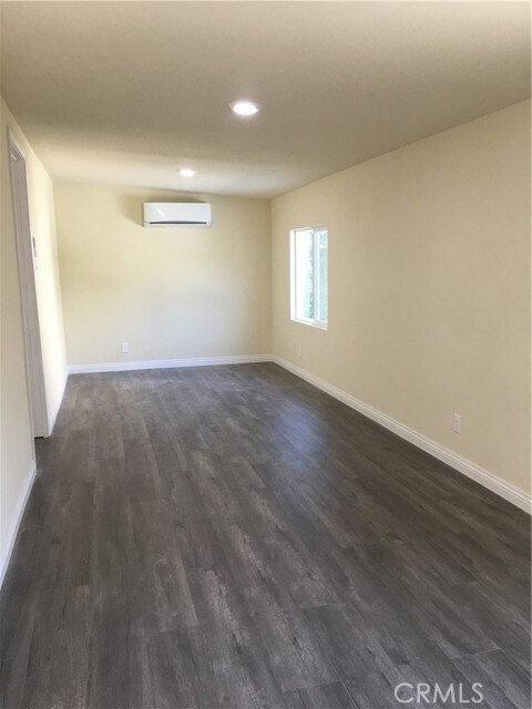 Building Photo - 43 N Grand Oaks Ave