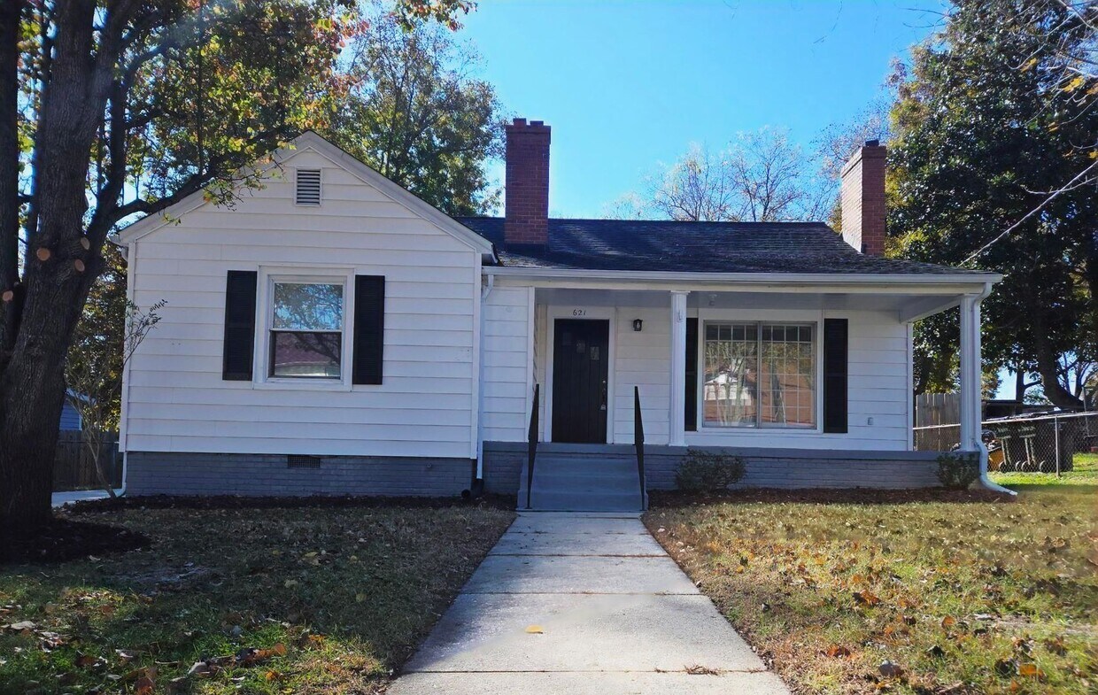 Primary Photo - 621 Grace Ave