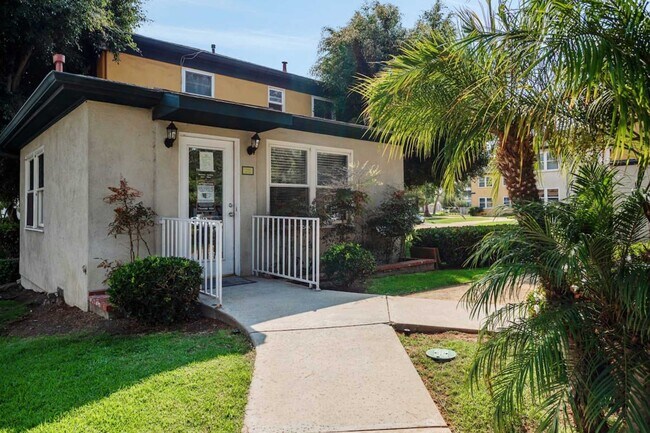 Foto del edificio - 8815 Belford Ave