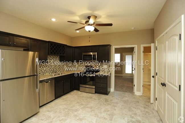 Building Photo - Eagle Creek Townhomes - Limited-Time Rent Savings on This Unit!