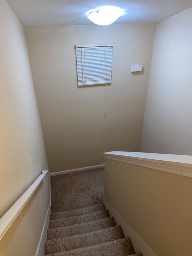 Building Photo - 3 Bedroom 2 Bath Condo in Wildhorse