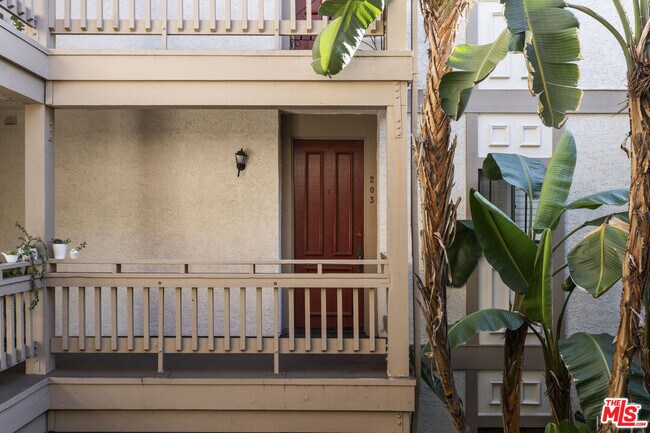 Building Photo - 3480 Barham Blvd