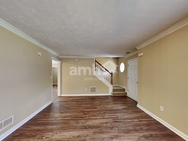 Building Photo - 2818 Green Estates Dr