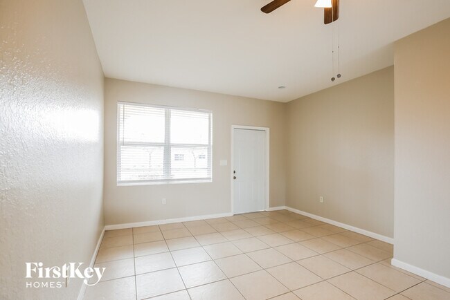 Foto del edificio - 3087 SE 6th St