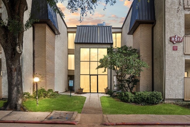Building Photo - 8517 Hearth Dr