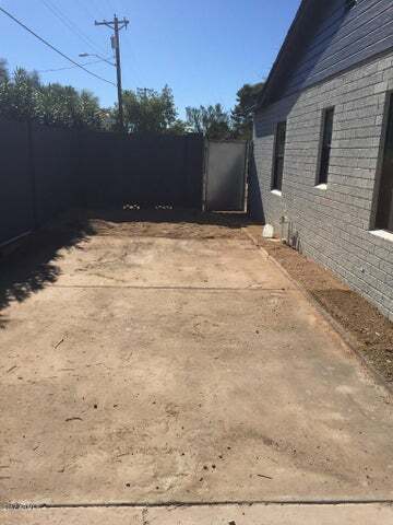 Building Photo - 4Bed/2Bath House at Thomas/24th St! JOIN T...