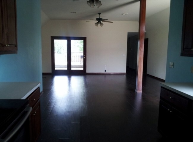 Foto del edificio - 2023 E Connell Ave