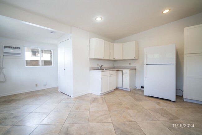 Foto del edificio - Studio in Kailua, Avail Now, Schedule an A...