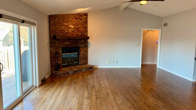 Foto del edificio - 3505 Godfrey Dr