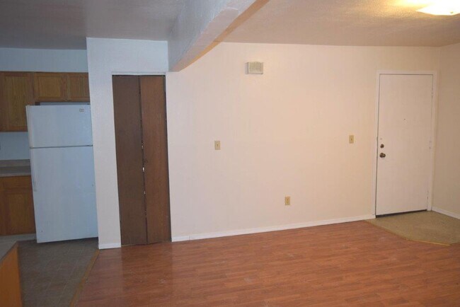 Living room/Pantry - 810 Irwin St