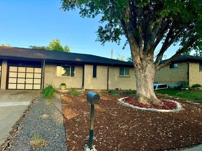 Building Photo - 5370 King Ct