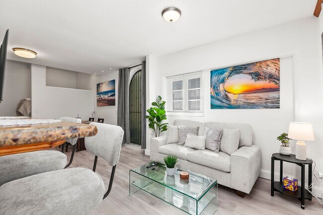Foto del edificio - Charming comfy Studio in La Jolla Village!