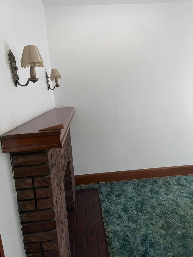 Foto del edificio - 353 Main Street, Unit #2