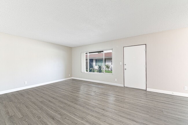 Building Photo - 147 S Magnolia Ave