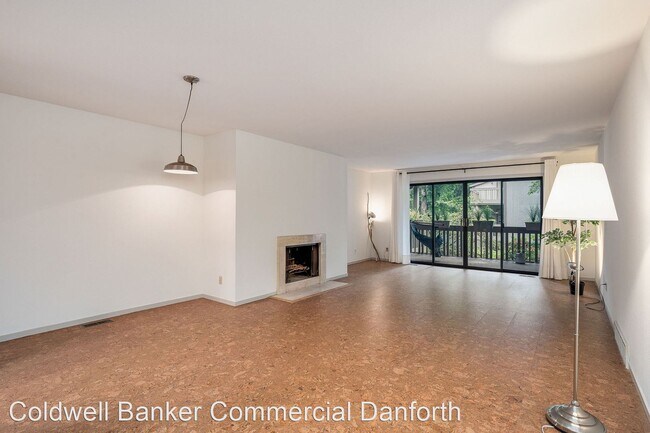 Building Photo - 2 br, 2 bath House - 13730 15th NE, #C 203...