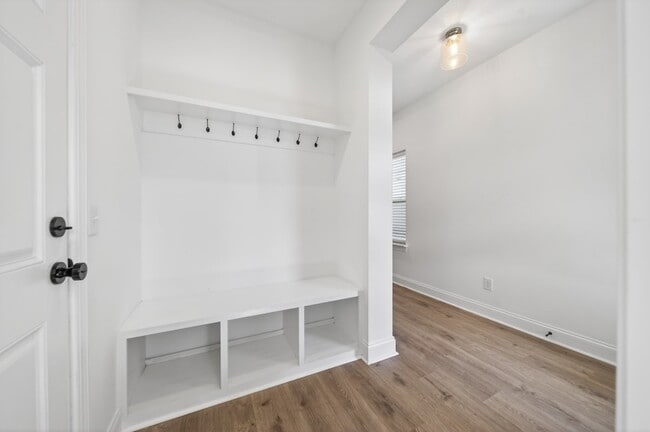 Building Photo - 1088 Linn Cv Ct