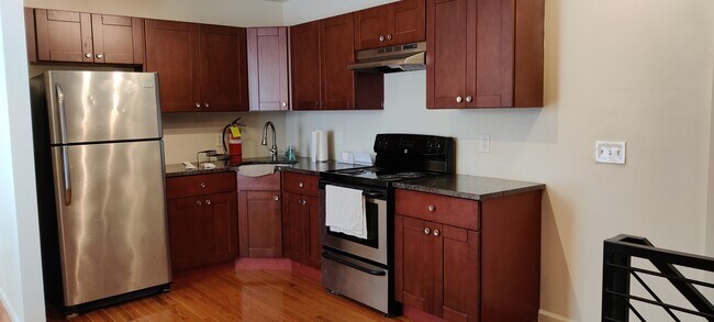 Kitchen - 1414 Christian St