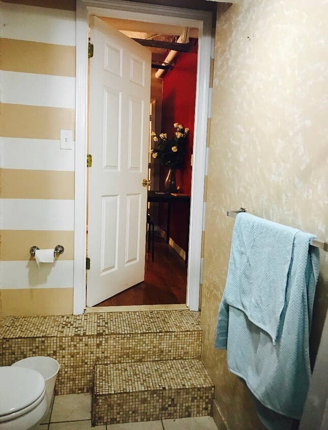 Primary Photo - 463 Park Dr
