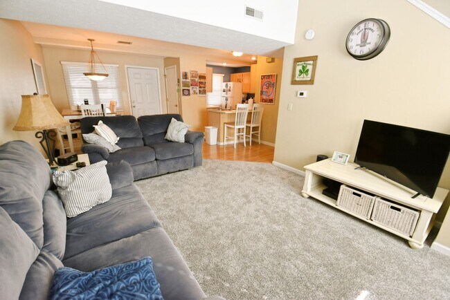 Foto del edificio - Fully furnished 2 bedroom 2 bath Condo steps to Notre Dame!