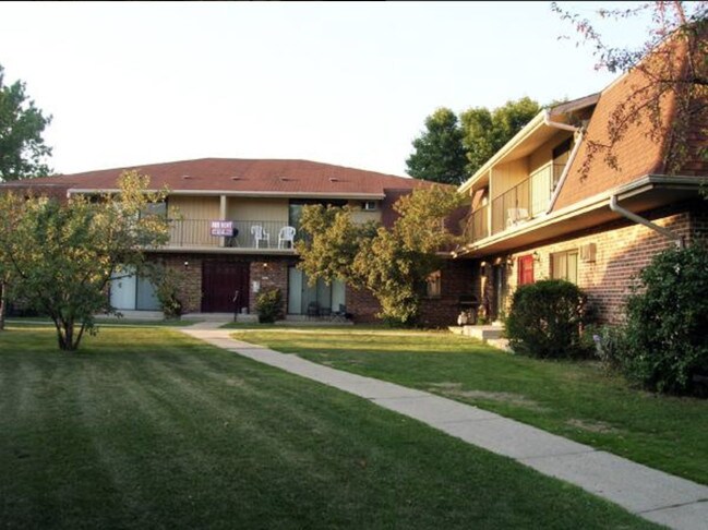 Frente del complejo - 1611 S 115th Ct