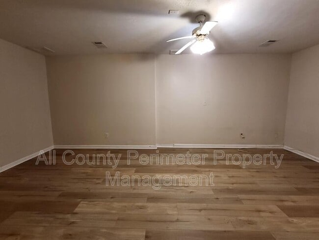 Building Photo - 556 Creekstone Dr