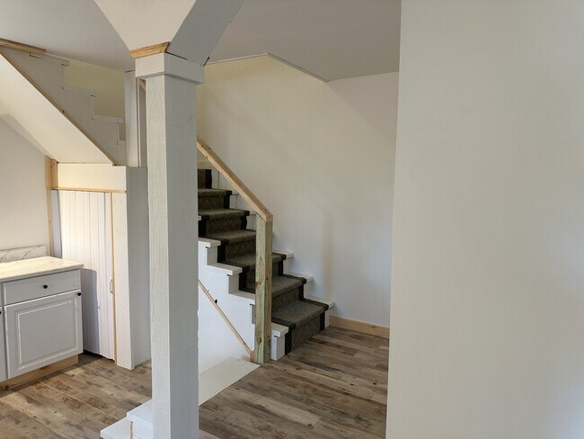 Building Photo - 929 Codding Hollow Rd
