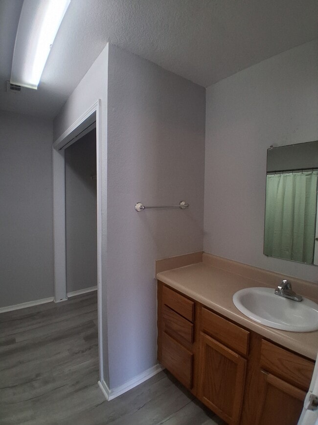 Foto del edificio - 32 Cypress Ave