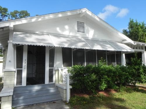 Foto principal - 7220 Clinton St