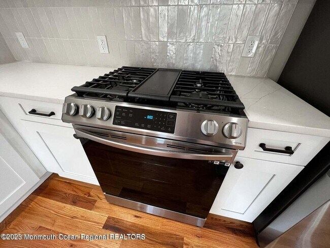 Building Photo - 209 Frank E Rodgers Blvd N