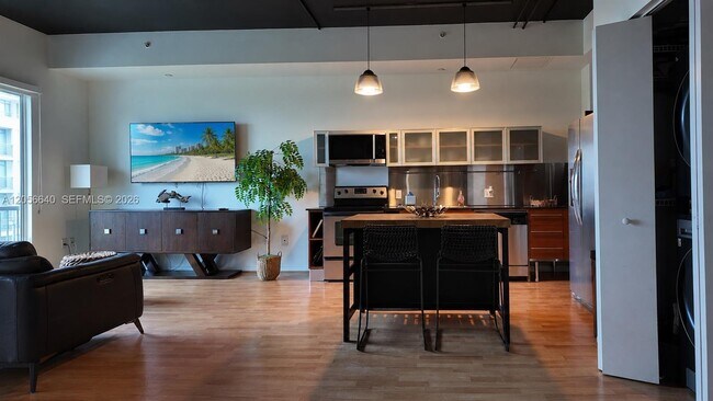 Foto del edificio - 10 SW South River Dr