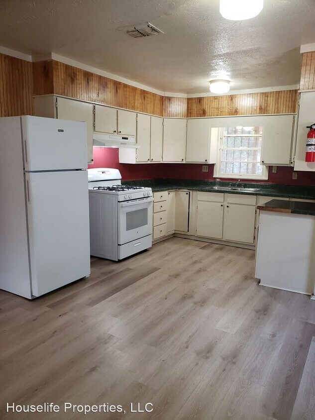 Building Photo - 3 br, 1 bath House - 523 Melrose St