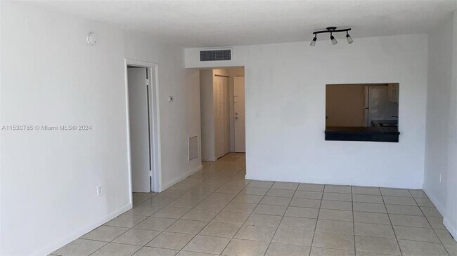 Building Photo - 2 bedroom in North Miami Beach FL 33162