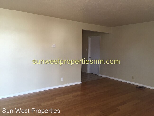 Foto del edificio - 3 br, 1 bath House - 2627 Mossman Dr.
