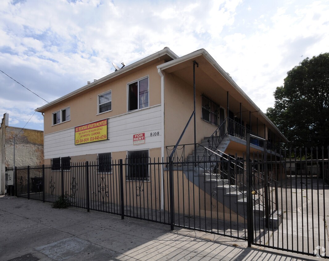 Primary Photo - 8108 S Hoover St