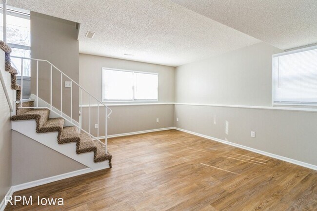 Building Photo - 2 br, 1.5 bath House - 2006 E Caulder Ave