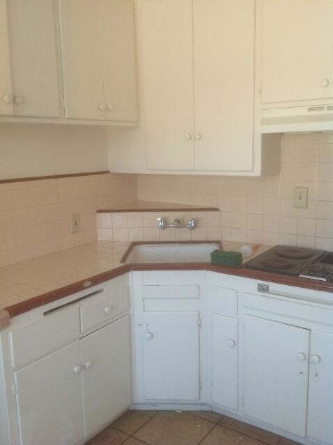 Kitchen - 1411 W Clarendon Ave